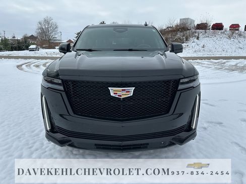 Used 2022 Cadillac Escalade ESV Sport w/ Touring Package image 6