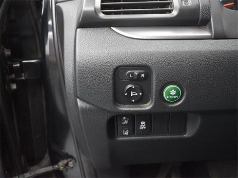 Used 2022 Honda Pilot Sport image 11