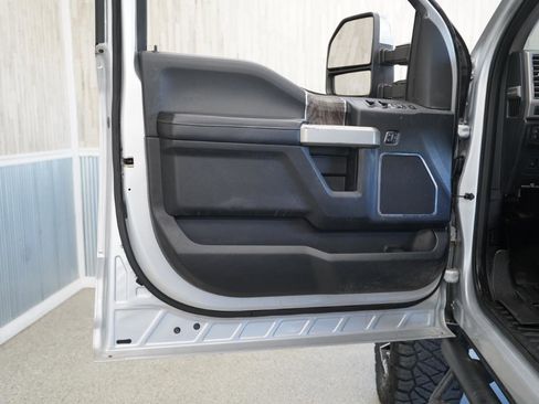 Used 2017 Ford F250 Lariat w/ Lariat Ultimate Package image 29