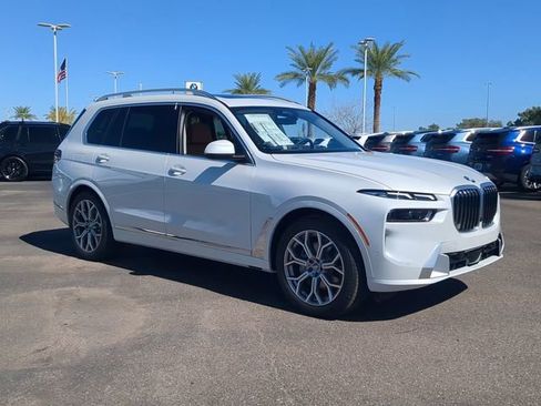 New 2026 BMW X7 xDrive40i w/ Premium Package image 4