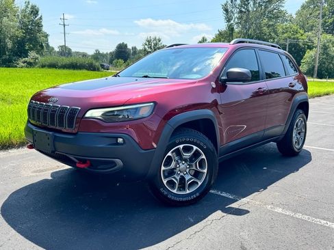 Used 2020 Jeep Cherokee Trailhawk w/ Cold Weather Group AWD/4WD image 2