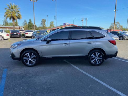 Used 2018 Subaru Outback 2.5i Limited image 6