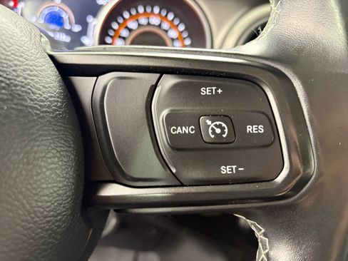 Used 2020 Jeep Wrangler Unlimited Sport image 15