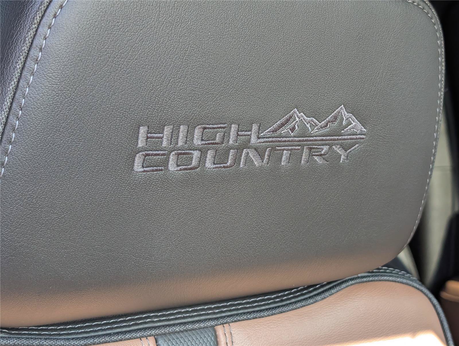 Used 2022 Chevrolet Silverado 2500 High Country w/ Safety Package II AWD/4WD image 13