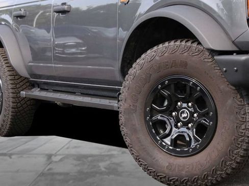 Certified 2024 Ford Bronco Wildtrak AWD/4WD image 3