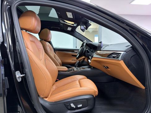 Used 2019 BMW 540i xDrive w/ Premium Package image 10