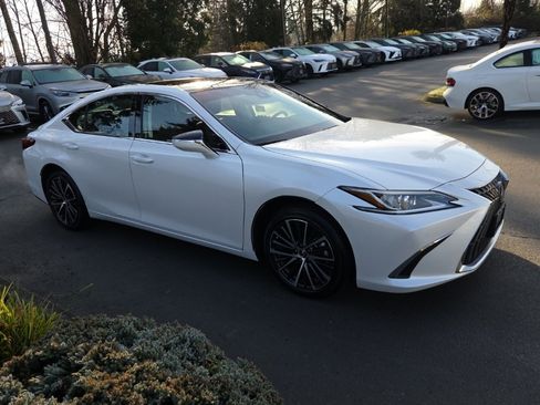 Certified 2024 Lexus ES 350 w/ Premium Package image 8