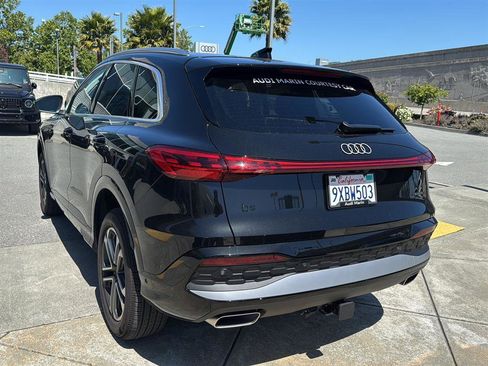 Used 2025 Audi Q5 Premium w/ Convenience Package AWD/4WD image 8