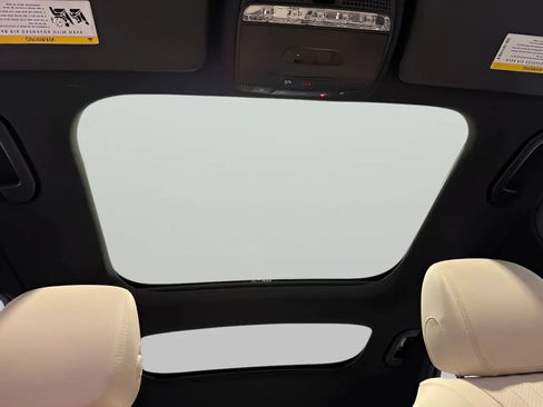 Used 2021 Mercedes-Benz E 350 Sedan image 29