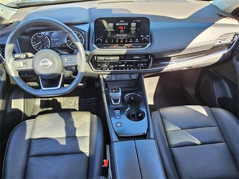 Used 2023 Nissan Rogue SL w/ SL Premium Package image 9