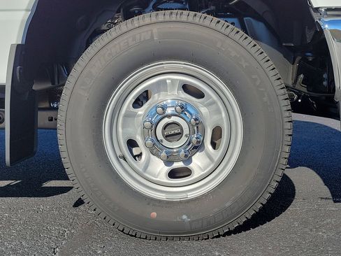 New 2026 Ford F250 XL w/ FX4 Off-Road Package image 9