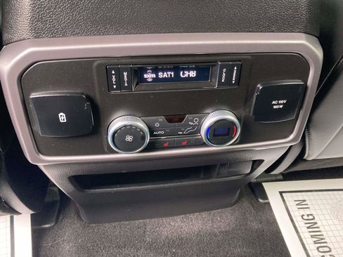 Used 2021 Ford Expedition Platinum image 19