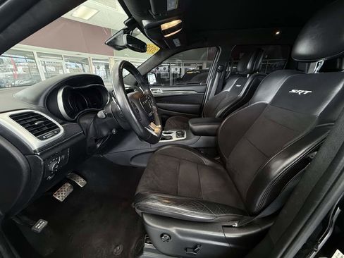 Used 2020 Jeep Grand Cherokee SRT image 27