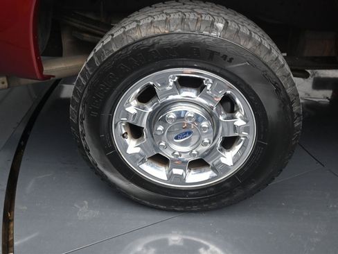 Used 2016 Ford F250 XLT w/ XLT Premium Package AWD/4WD image 13