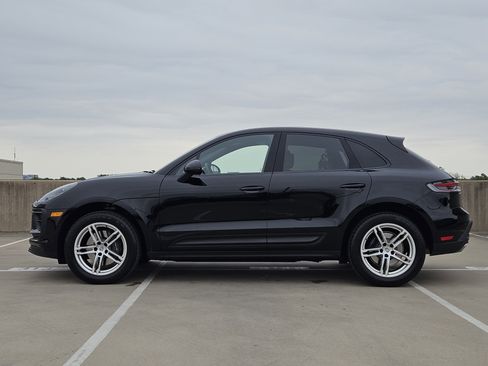 Certified 2026 Porsche Macan AWD/4WD image 2