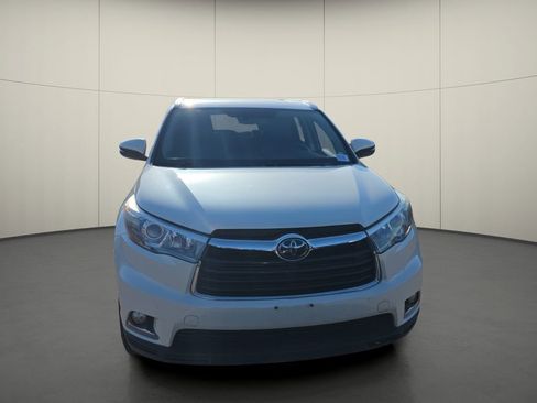 Used 2015 Toyota Highlander Limited w/ Driver Technology Package AWD/4WD image 2