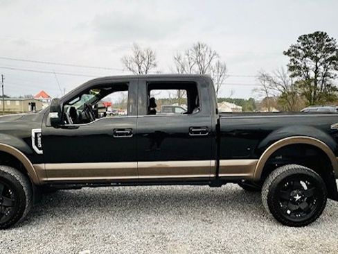 Used 2017 Ford F250 King Ranch image 4