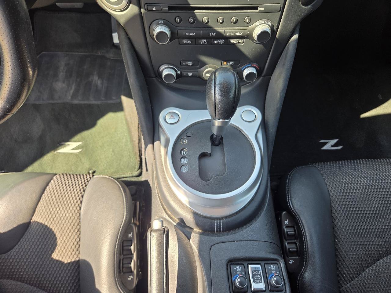 Used 2010 Nissan 370Z Touring w/ Sport Pkg RWD image 17