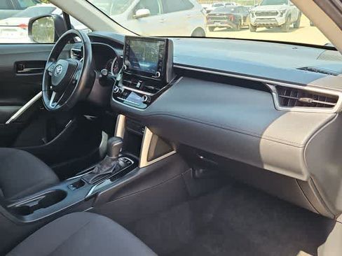 Used 2022 Toyota Corolla Cross LE FWD image 19