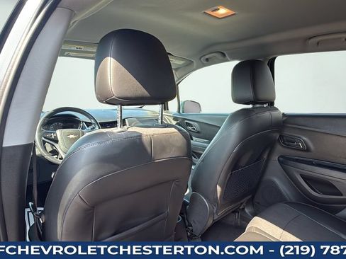 Used 2020 Chevrolet Trax LT w/ LT Convenience Package AWD/4WD image 37