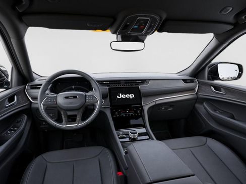 New 2025 Jeep Grand Cherokee Limited w/ MOPAR Finishing Package AWD/4WD image 14