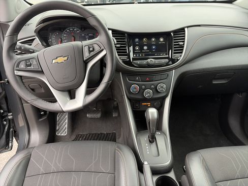 Used 2019 Chevrolet Trax LT w/ LT Convenience Package AWD/4WD image 20