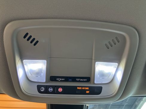 Used 2018 Chevrolet Malibu LT image 21