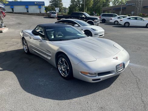 Used 1998 Chevrolet Corvette Convertible w/ Memory Pkg RWD image 3