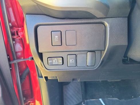 Used 2021 Toyota Tacoma SR5 AWD/4WD image 13