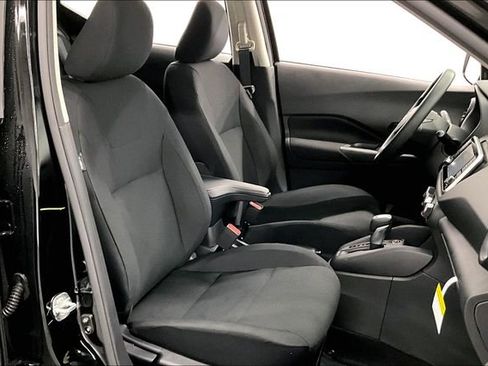 New 2025 Nissan Kicks Play S image 33