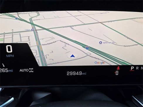 Used 2025 Chevrolet Suburban Z71 image 23