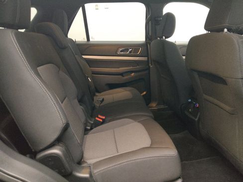 Used 2018 Ford Explorer XLT image 19