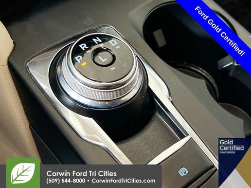 Used 2020 Ford Escape Titanium image 10