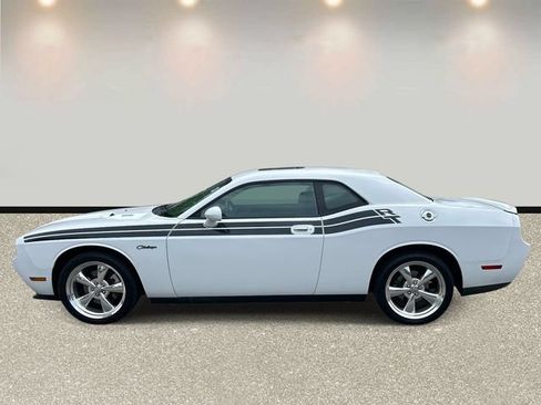 Used 2010 Dodge Challenger R/T RWD image 8