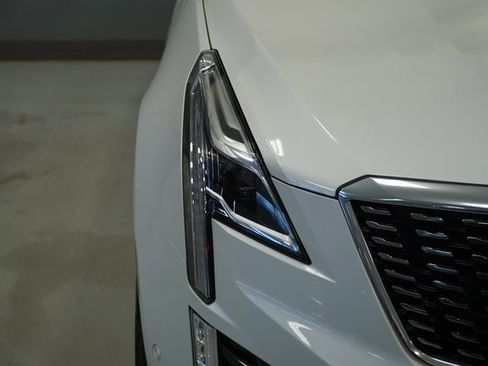 Used 2023 Cadillac XT5 Premium Luxury w/ Technology Package image 10