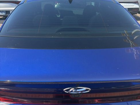 Used 2023 Hyundai Elantra SEL w/ Convenience Package FWD image 9
