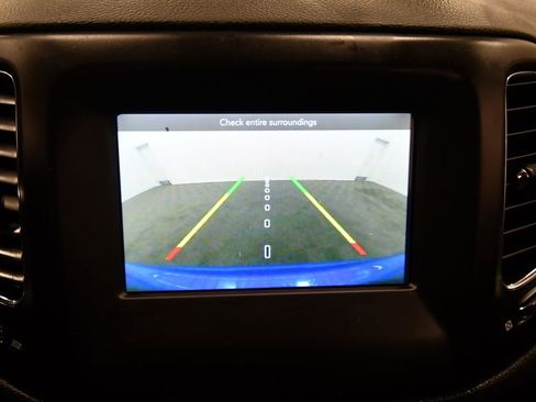Used 2018 Jeep Compass Latitude w/ Popular Equipment Group AWD/4WD image 24