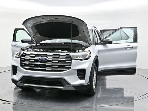 New 2026 Ford Explorer Active image 57