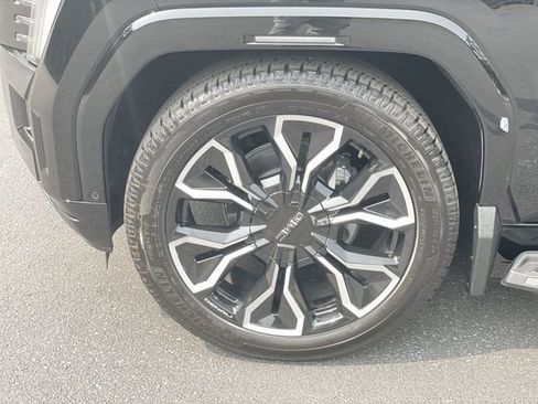 New 2025 GMC Sierra EV Denali image 38