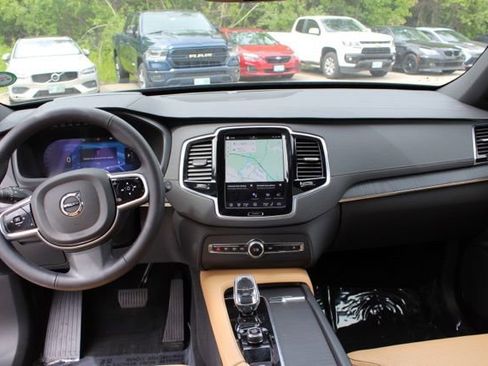 Certified 2025 Volvo XC90 T8 Ultra w/ Protection Package Premier AWD/4WD image 27