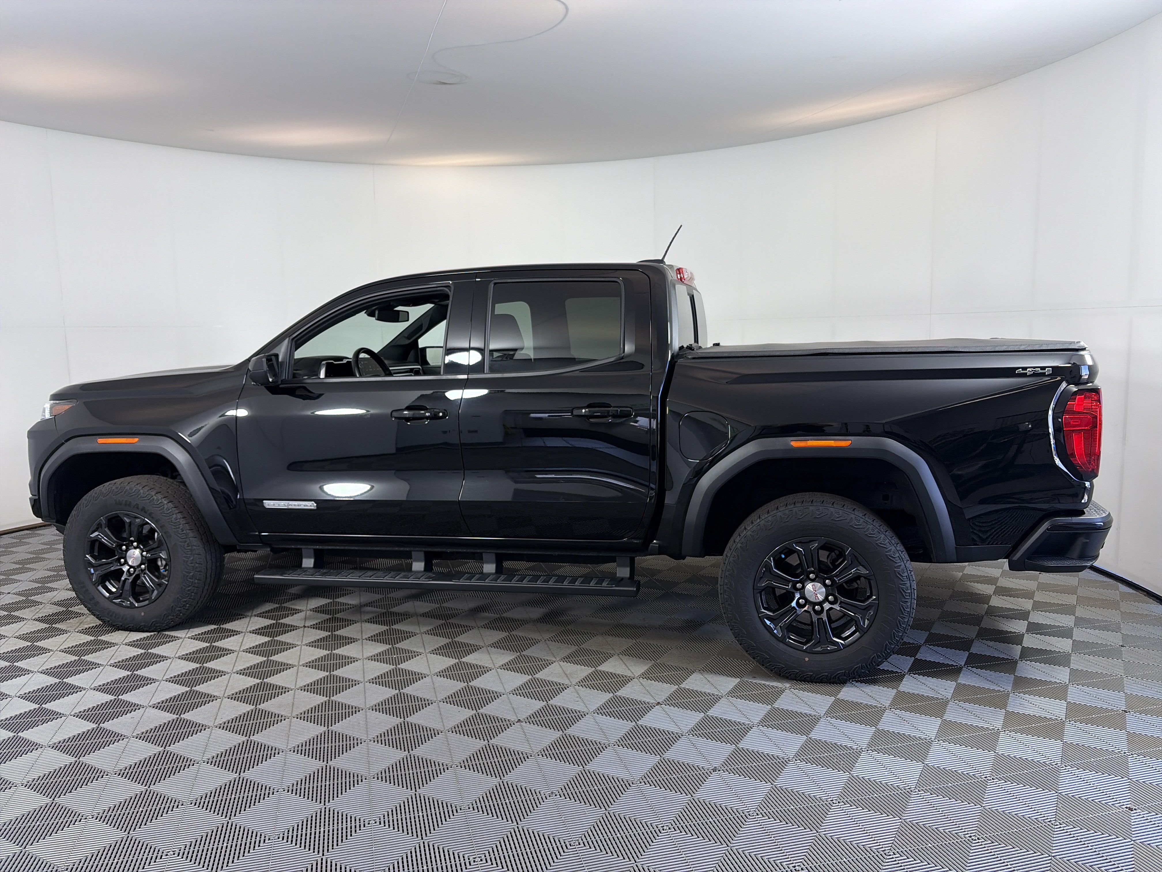 Certified 2023 GMC Canyon Elevation w/ Elevation Premium Package AWD/4WD image 8