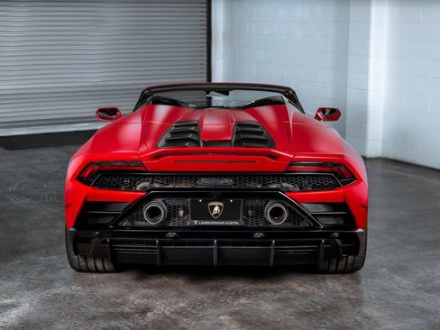Used 2024 Lamborghini Huracan EVO AWD/4WD image 5