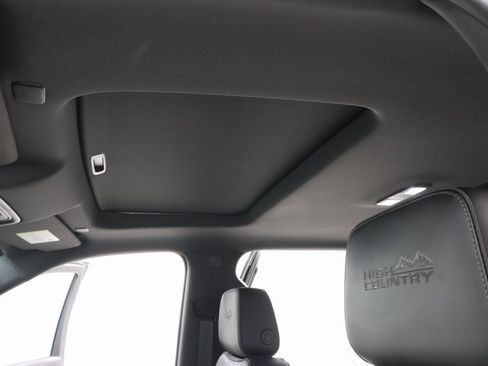 Used 2019 Chevrolet Silverado 1500 High Country image 10