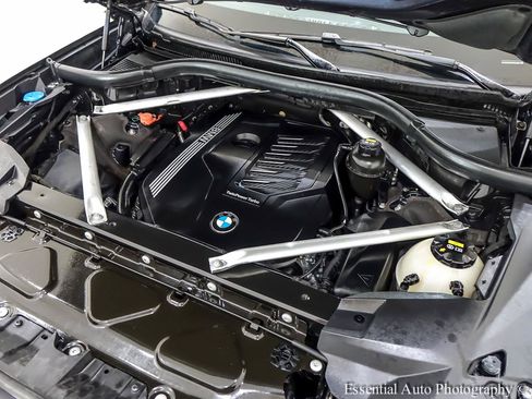 Used 2020 BMW X7 xDrive40i w/ M Sport Package AWD/4WD image 39