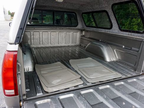 Used 1998 Chevrolet Silverado 1500 4x4 Extended Cab w/ Preferred Equipment Group 2 image 32