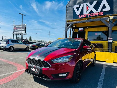 Used 2016 Ford Focus SE w/ Equipment Group 201A image 1