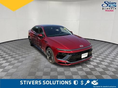 Used 2024 Hyundai Sonata SEL w/ Convenience Package FWD image 3