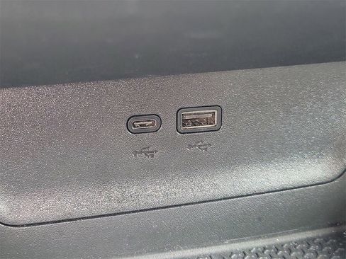 Used 2025 Chevrolet Equinox LT image 26