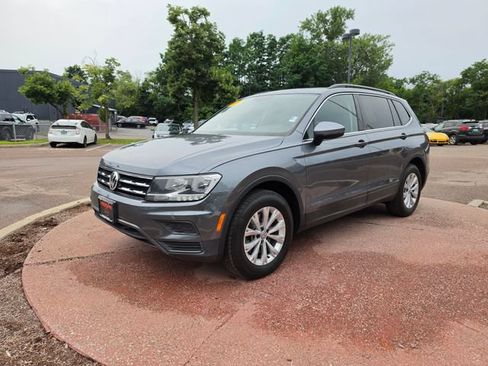 Used 2019 Volkswagen Tiguan SE w/ Panoramic Sunroof Package AWD/4WD image 1