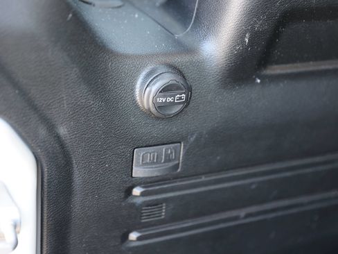 Used 2023 Jeep Wrangler Unlimited Sahara AWD/4WD image 17